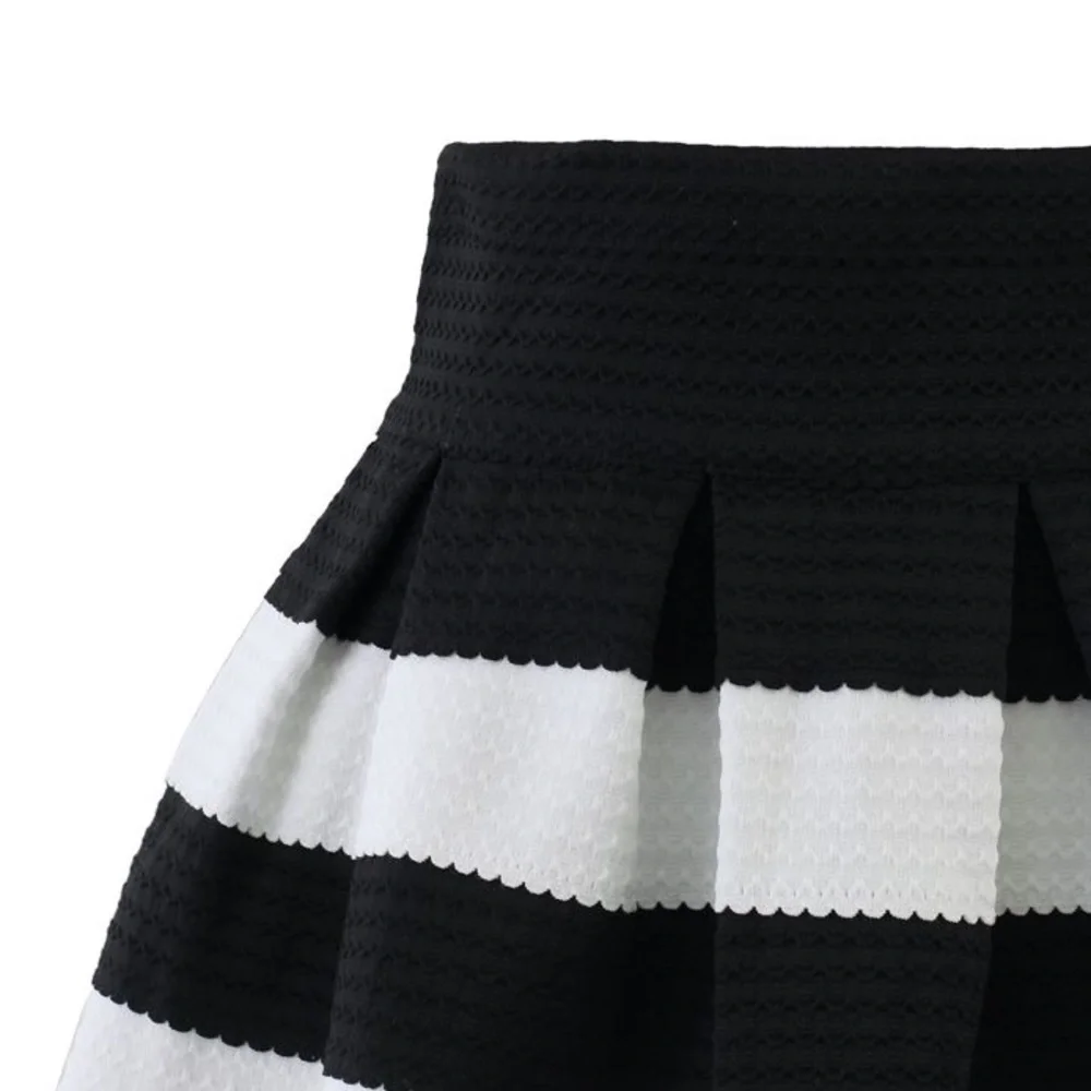 NWOT Women’s Contrast Stripes A-Line Skirt - Size Small